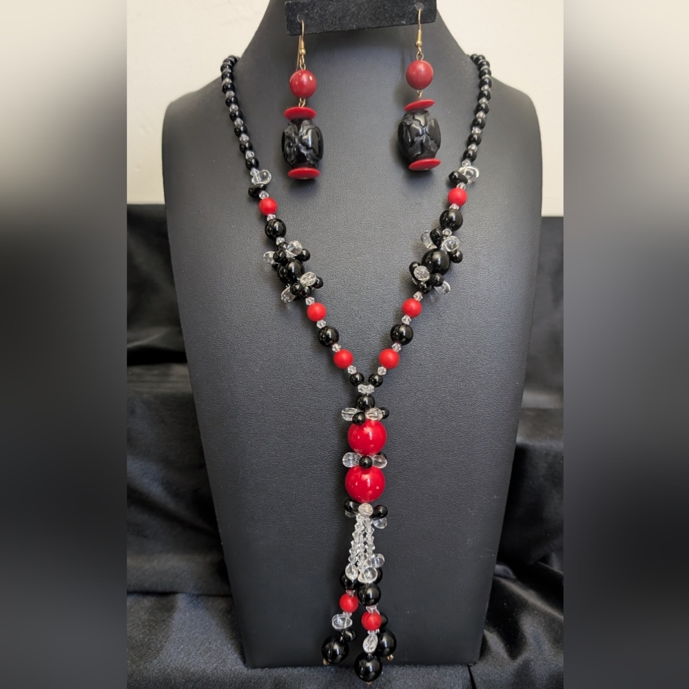 Red & Black Beaded Necklace with Earrings - Brand: